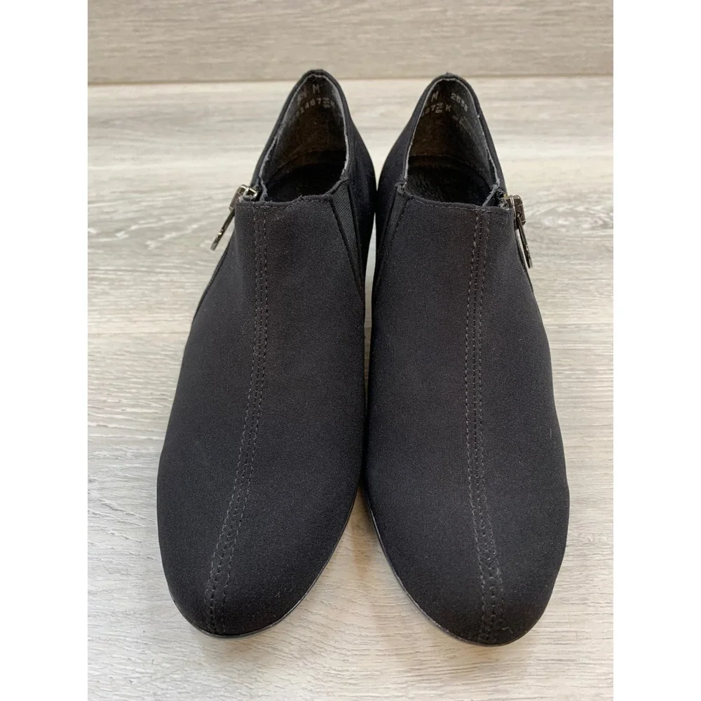 Munro American Women's Black Fabric Ankle Booties Side Zip Block Heel Size 5.5